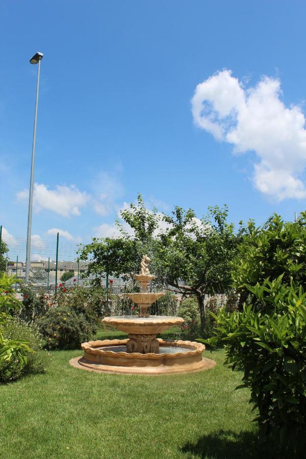 بومبيي Green Garden المظهر الخارجي الصورة